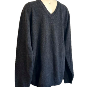 Embassy Row LT 100% Two-Ply Cashmere charcoal Sweater as is ( hole, easy to fix)